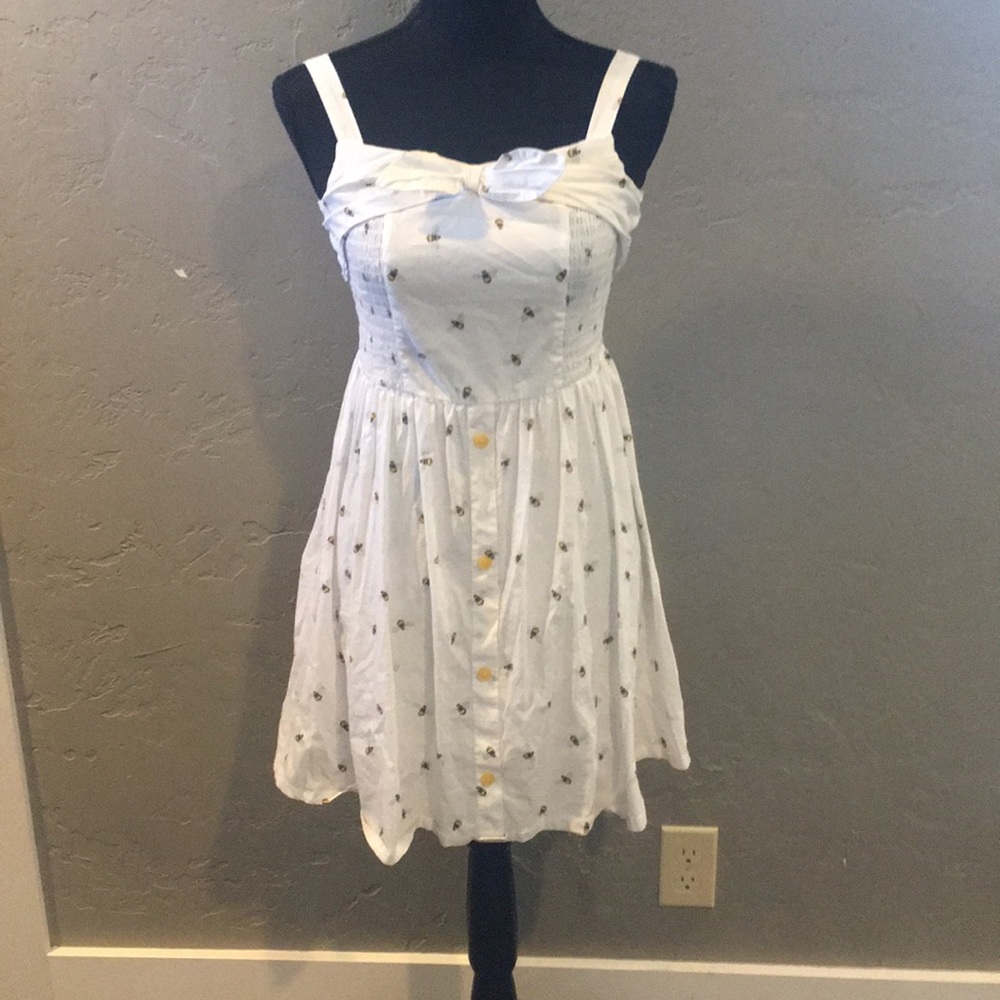 A cute bumblebee summer dress